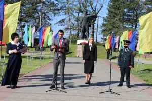 Pe 9 mai în Republica Moldova se sărbătoreşte Ziua Victoriei şi se comemorează eroii căzuţi în cel de-al doilea Război Mondial.