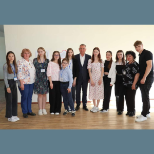 PREȘEDINTELE RAIONULUI DROCHIA LA ÎNTREVEDERE CU ELEVII DE LA HAB-UL TINERILOR SCRIITORI ȘI JURNALIȘTI DROCHIA