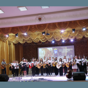 CONCERT DE MUZICĂ FOLK „DE CE PLÂNG CHITARELE?” LA DROCHIA
