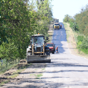 LUCRĂRILE DE REPARAȚIE A DRUMURILOR PUBLICE, AFLATE ÎN GESTIUNEA CONSILIULUI RAIONAL DROCHIA, SUNT ÎN TOI