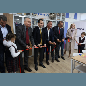 Inaugurarea laboratorului de fizică din incinta Instituției Publice Liceul Teoretic „Mihai Eminescu” orașul Drochia